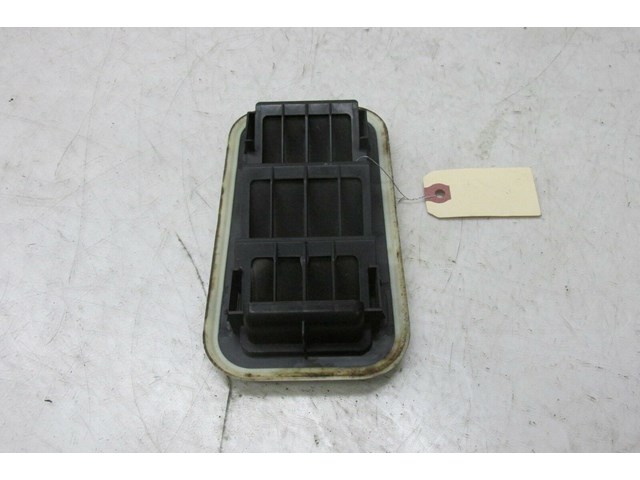 2007-2015 NISSAN XTERRA OEM LEFT REAR AIR VENT GUIDE PRESSURE VALVE 