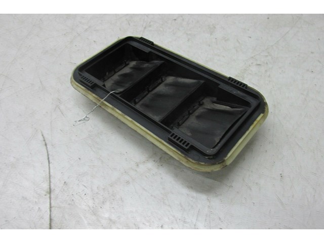 2007-2015 NISSAN XTERRA OEM LEFT REAR AIR VENT GUIDE PRESSURE VALVE 