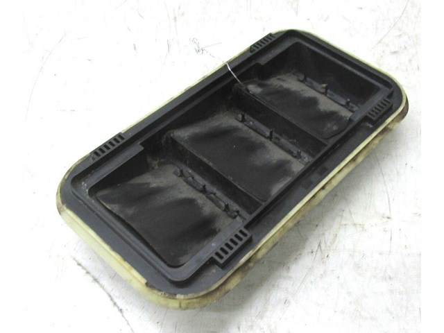 2007-2015 NISSAN XTERRA OEM LEFT REAR AIR VENT GUIDE PRESSURE VALVE 