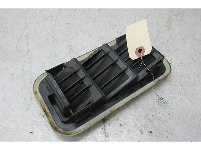 2007-2015 NISSAN XTERRA OEM LEFT REAR AIR VENT GUIDE PRESSURE VALVE 