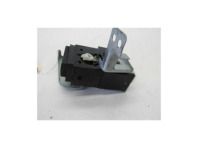 2006-2007 INFINITI M35 M45 OEM IGNITION KEY SLOT