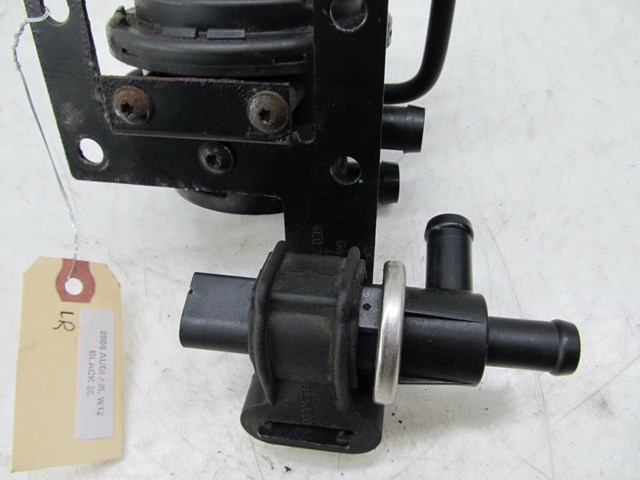 2004-2008 AUDI A8L W12 OEM LEFT REAR LEAF DETECTION PUMP EMISSION VALVE 