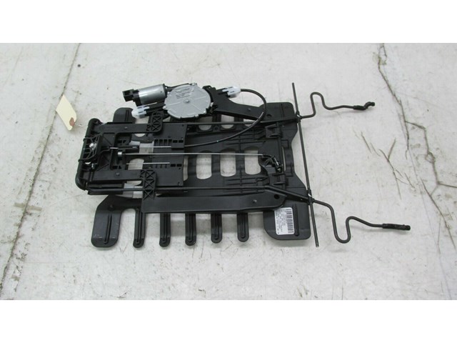 2012-2015 VOLKSWAGEN PASSAT OEM LEFT FRONT DRIVER SEAT LUMBAR ASSEMBLY 