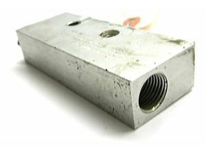 2004-2006 MERCEDES BENZ SL600 R230 OEM LEFT FRONT SUSPENSION VALVE BLOCK