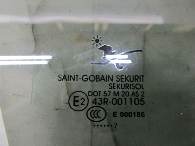 2005-2009 SAAB 9-5 OEM RIGHT FRONT PASSENGER DOOR WINDOW GLASS