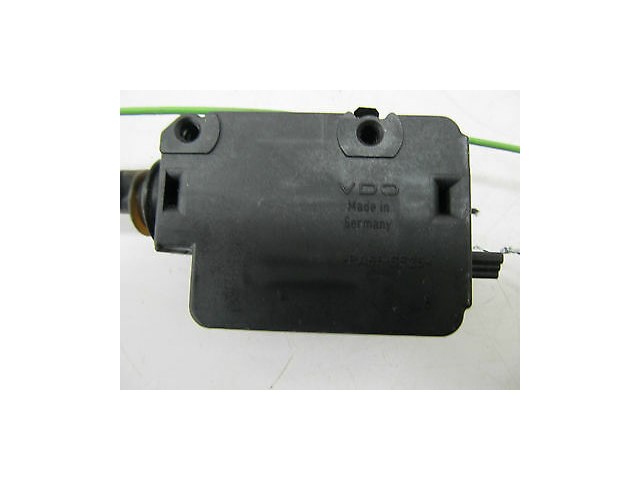 2004-2006 BMW X3 E83 OEM GAS FUEL TANK DOOR FLAPPER RELEASE ACTUATOR 