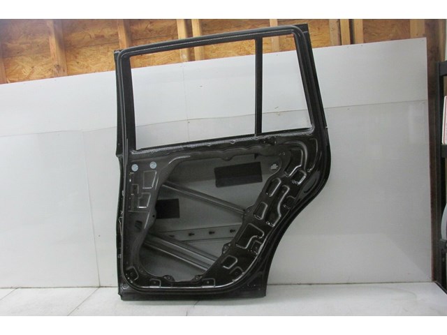 2007-2012 MERCEDES GL450 X164 OEM RIGHT REAR PASSENGER SIDE DOOR SHELL 