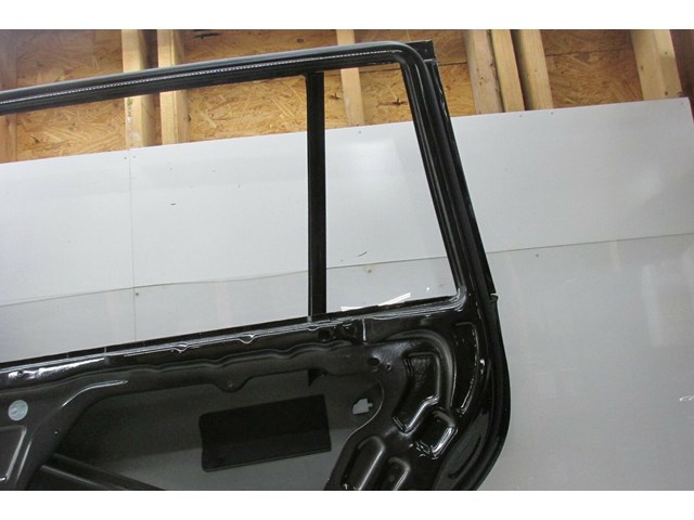 2007-2012 MERCEDES GL450 X164 OEM RIGHT REAR PASSENGER SIDE DOOR SHELL 