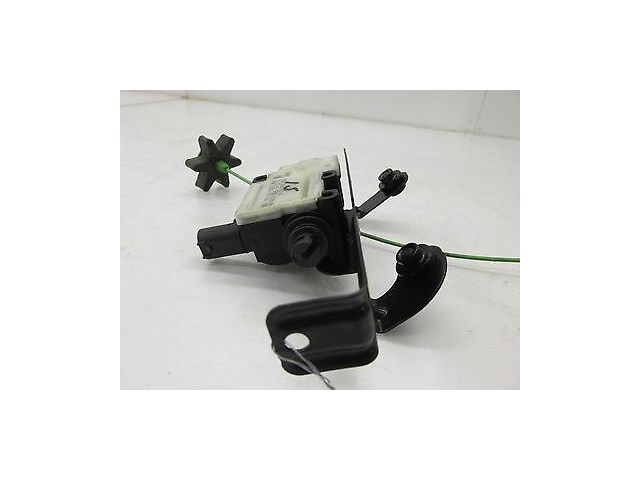 2006-2007 BMW 530I E60 OEM GAS FUEL TANK DOOR LOCK RELEASE ACTUATOR FILLER FLAP