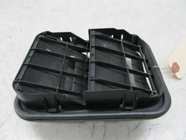 2009-2016 INFINITI FX35 QX70 OEM RIGHT REAR PRESSURE AIR VENT GUIDE 