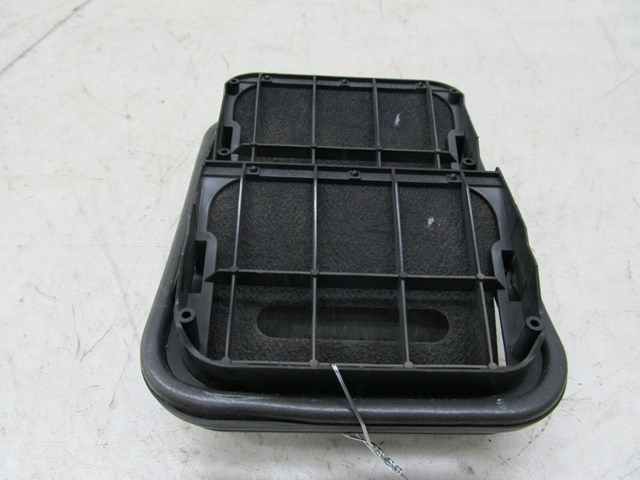 2009-2016 INFINITI FX35 QX70 OEM RIGHT REAR PRESSURE AIR VENT GUIDE 