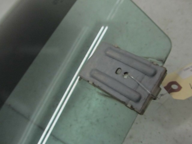 2006-2013 VOLVO C70 T5 OEM CONVERTIBLE LEFT FRONT DRIVER  DOOR WINDOW GLASS