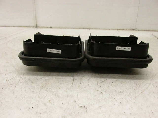 2011-2018 INFINITI M37 Q70 OEM LEFT REAR QUARTER PANEL PRESSURE VENTS 