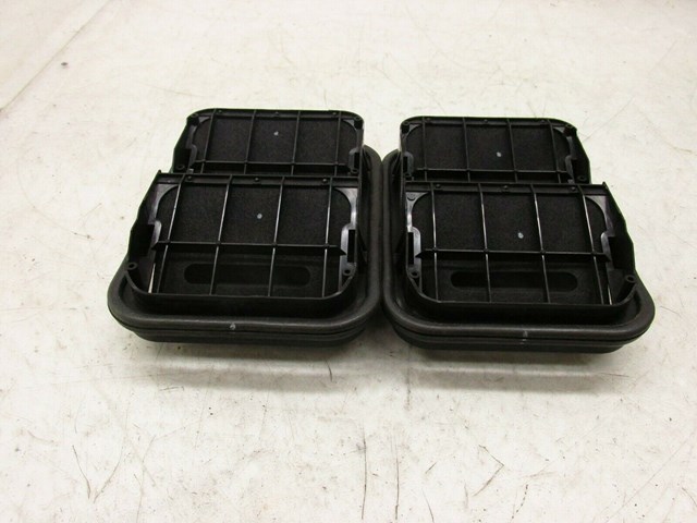 2011-2018 INFINITI M37 Q70 OEM LEFT REAR QUARTER PANEL PRESSURE VENTS 