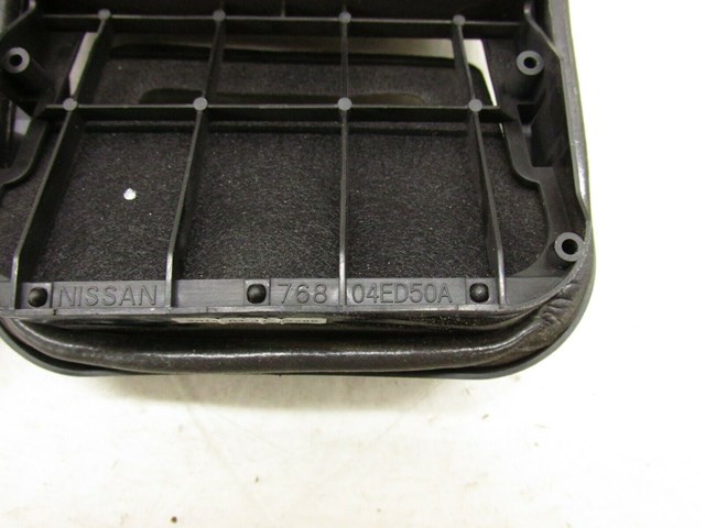 2011-2018 INFINITI M37 Q70 OEM RIGHT REAR QUARTER PANEL PRESSURE VENTS 