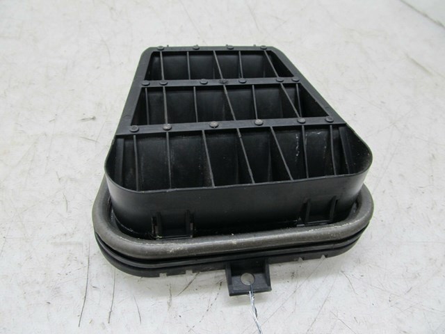 2005-2008 AUDI A6 C6 OEM LEFT REAR PRESSURE AIR VENT 