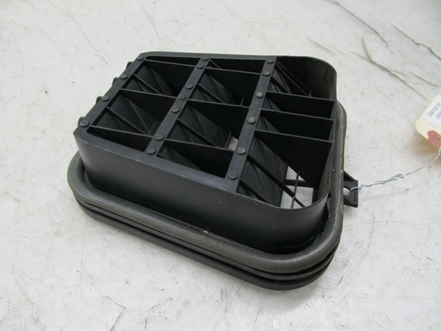 2005-2008 AUDI A6 C6 OEM LEFT REAR PRESSURE AIR VENT 