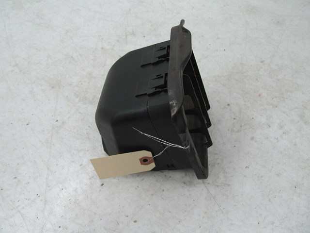 2009-2012 AUDI Q5 8R OEM RIGHT REAR QUARTER PANEL PRESSURE VENT 