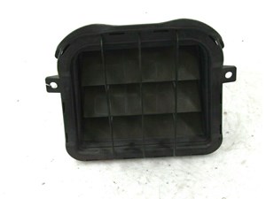 2009-2012 AUDI Q5 8R OEM RIGHT REAR QUARTER PANEL PRESSURE VENT 