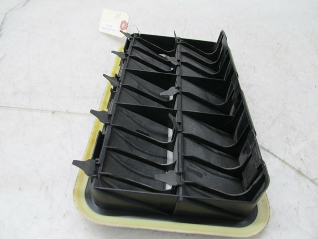  2004-2009 LEXUS RX350 RX330 OEM LEFT REAR TRUNK PRESSURE AIR VENT GUIDE 