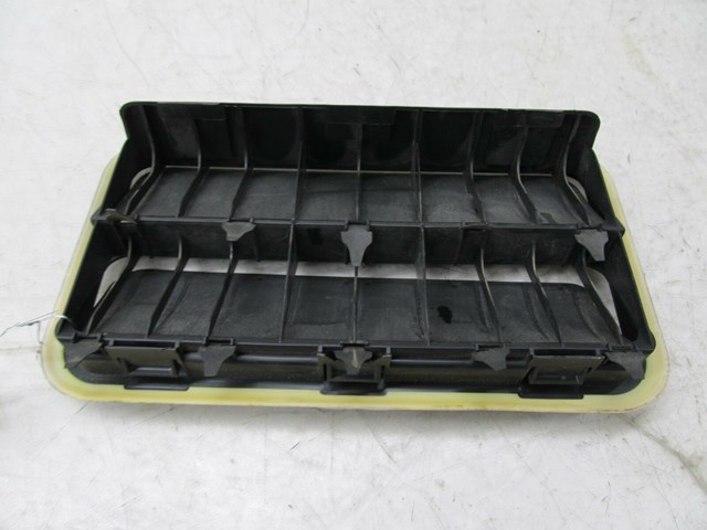  2004-2009 LEXUS RX350 RX330 OEM LEFT REAR TRUNK PRESSURE AIR VENT GUIDE 