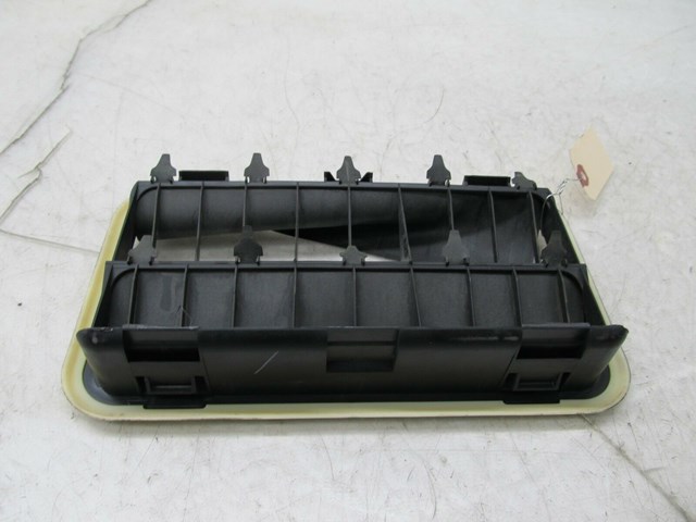  2004-2009 LEXUS RX350 RX330 OEM LEFT REAR TRUNK PRESSURE AIR VENT GUIDE 