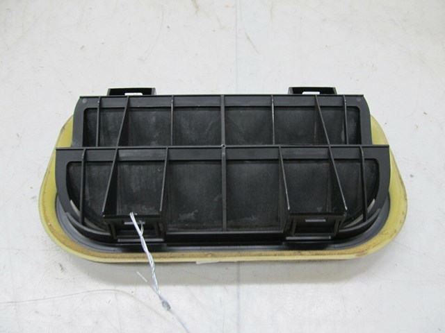 2006-2013 VOLVO C70 T5 OEM RIGHT REAR TRUNK AIR PRESSURE VENT 