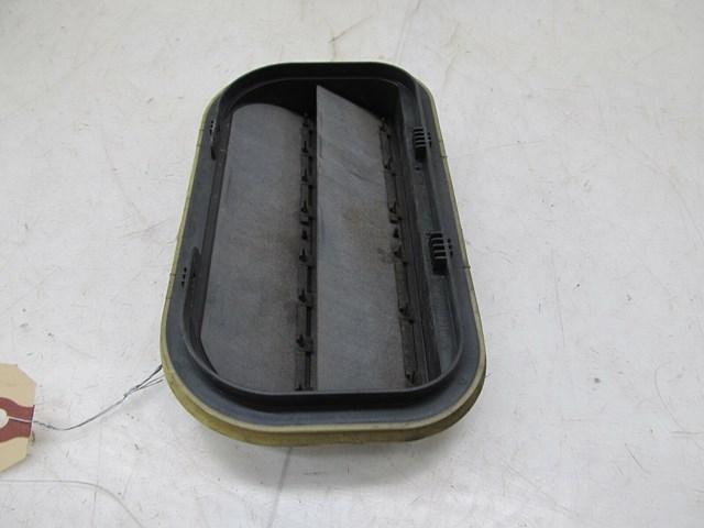 2006-2013 VOLVO C70 T5 OEM RIGHT REAR TRUNK AIR PRESSURE VENT 