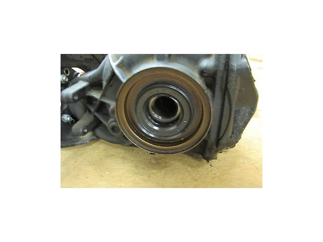 2004-2006 MERCEDES BENZ SL600 R230 OEM REAR DIFF DIFFERENTIAL AXLE BOX CARRIER