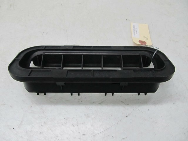 2001-2006 LEXUS LS430 OEM LEFT REAR TRUNK AIR DUST VENT 
