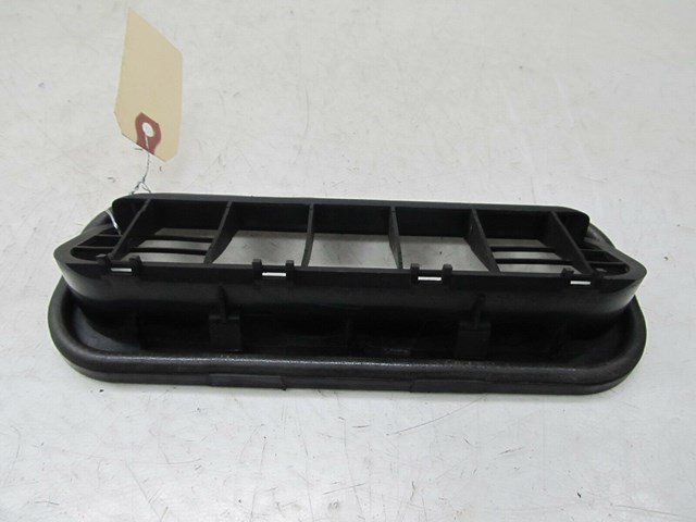 2001-2006 LEXUS LS430 OEM LEFT REAR TRUNK AIR DUST VENT 