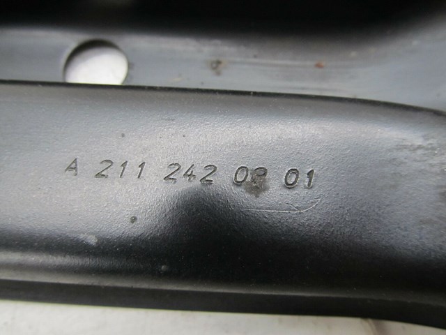  2003-2006 MERCEDES E500 W211 OEM FRONT TRANSMISSION MOUNTING BRACKET