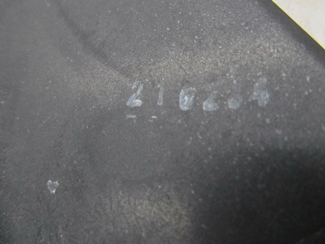 2003-2006 RANGE ROVER HSE OEM RIGHT FRONT PASSENGERS SIDE WING VENT 