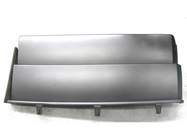 2003-2006 RANGE ROVER HSE OEM RIGHT FRONT PASSENGERS SIDE WING VENT 