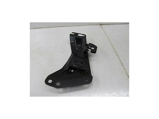 2001-2005 MERCEDES C240 W203 OEM TRANSMISSION MOUNT BRACKET 