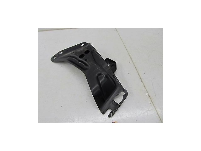 2001-2005 MERCEDES C240 W203 OEM TRANSMISSION MOUNT BRACKET 