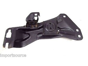 2001-2005 MERCEDES C240 W203 OEM TRANSMISSION MOUNT BRACKET 