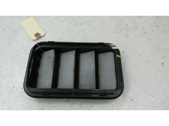 2017-2019 BUICK LACROSSE OEM RIGHT REAR QUARTER CABIN PRESSURE AIR VENT       
