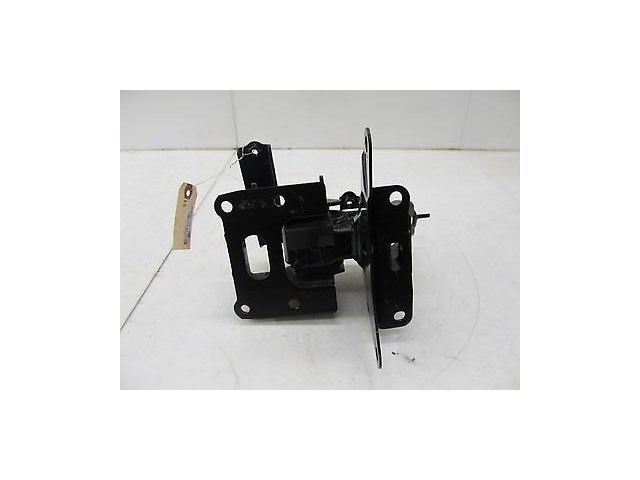 2012-2015 TOYOTA PRIUS C OEM TRANSMISSION MOUNT BRACKET