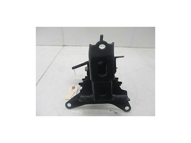 2012-2015 TOYOTA PRIUS C OEM TRANSMISSION MOUNT BRACKET