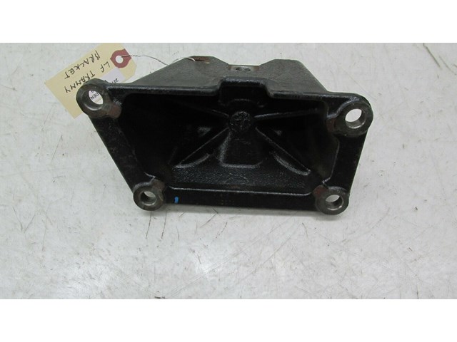  2014-2016 KIA CADENZA OEM LEFT FRONT TRANSMISSION MOUNT BRACKET 