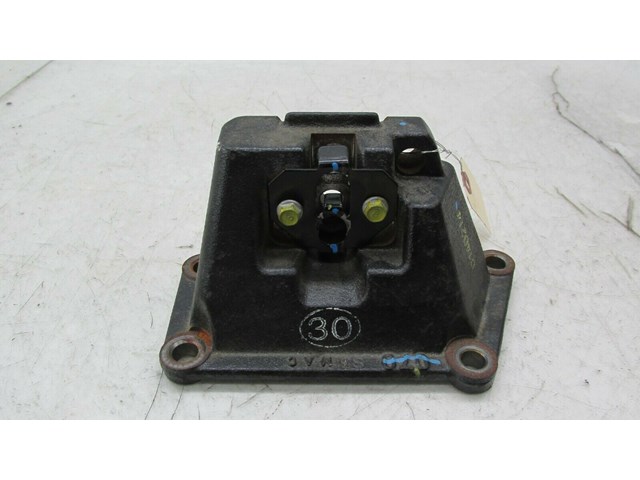  2014-2016 KIA CADENZA OEM LEFT FRONT TRANSMISSION MOUNT BRACKET 