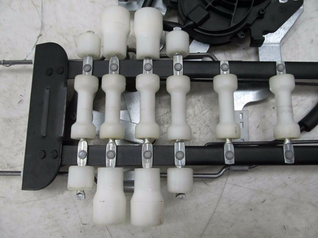 2004-2008 AUDI A8L W12 OEM RIGHT FRONT PASSENGER SIDE UPPER SEAT LUMBAR