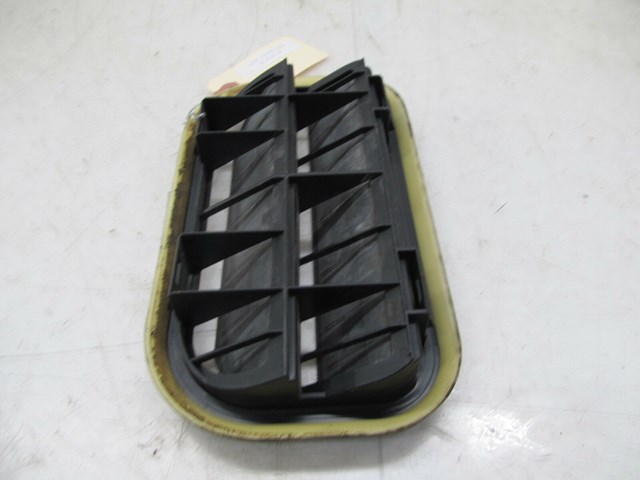 2006-2013 VOLVO C70 T5 OEM LEFT REAR TRUNK AIR PRESSURE VENT 