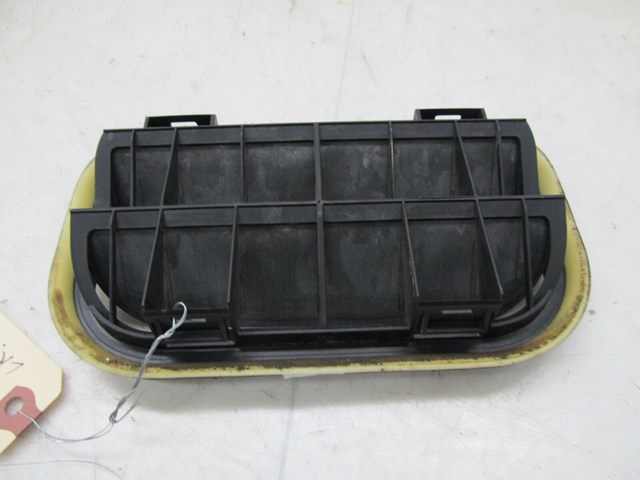 2006-2013 VOLVO C70 T5 OEM LEFT REAR TRUNK AIR PRESSURE VENT 