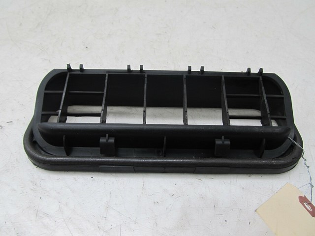 2001-2006 LEXUS LS430 OEM RIGHT REAR TRUNK AIR DUST VENT 