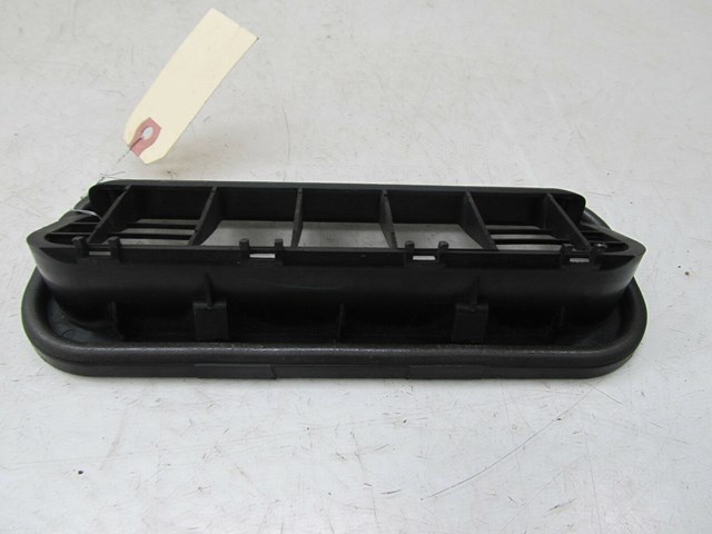 2001-2006 LEXUS LS430 OEM RIGHT REAR TRUNK AIR DUST VENT 