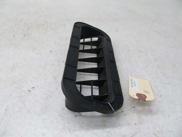 2001-2006 LEXUS LS430 OEM RIGHT REAR TRUNK AIR DUST VENT 