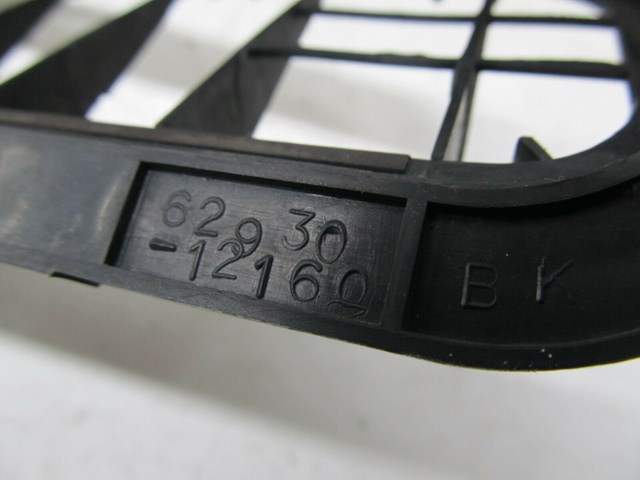 2001-2006 LEXUS LS430 OEM RIGHT REAR TRUNK AIR DUST VENT 