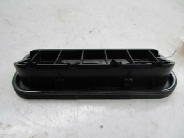 2001-2006 LEXUS LS430 OEM LEFT REAR QUARTER PANEL PRESSURE VENT 